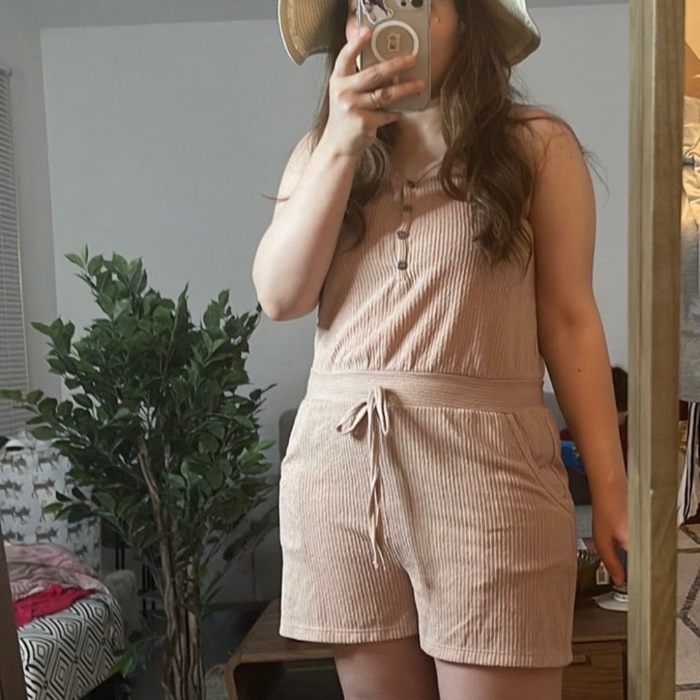 Sand Dunes Romper. NWOT - Picture 2 of 6